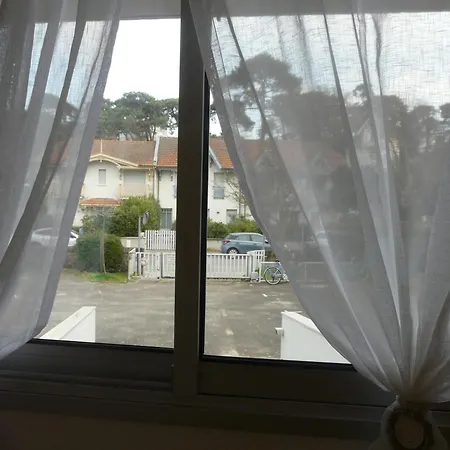 Pereire Bord De Apartment