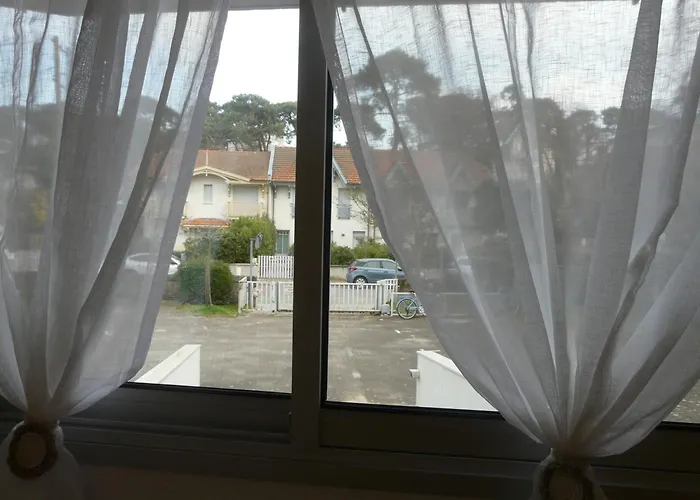 Pereire Bord De Apartment